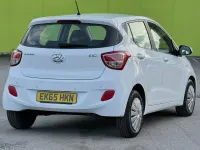 Usado Hyundai i10 SE 87 CV (63 kW) 2015 Blanco Utilitario