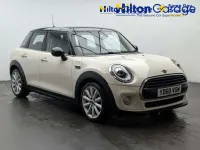 Usado Mini Cooper Classic 136 HP (100 kW) 2019 Branco Citadino