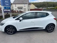 Używany Renault Clio IV Play 75 KM (55 kW) 2018 Biały Hatchback