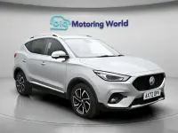 Usado MG ZS Exclusive 106 HP (77 kW) 2023 Prateado SUV