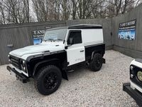 Used Land Rover Defender 122 HP (89 kW) 2012 White Hatchback
