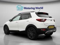 Used Kia Stonic 118 HP (86 kW) 2019 White SUV