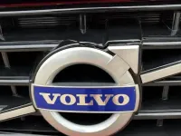 Usado Volvo XC60 R-Design 190 HP (139 kW) 2016 Vermelho SUV