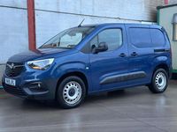 Used Vauxhall Combo Edition 100 HP (73 kW) 2019 Blue Van