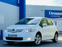 Usado Toyota Auris 2010 Branco Citadino