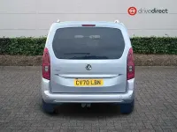 Usado Vauxhall Combo S 100 HP (73 kW) 2020 Cinzento Monovolume