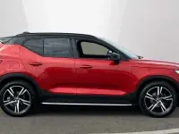 Usado Volvo XC40 R-Design 194 HP (142 kW) 2022 Vermelho SUV