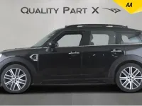 Begagnad Mini Cooper S Exclusive 2023 Svart Halvkombi