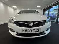 Used Vauxhall Astra SRi 145 HP (106 kW) 2020 White Hatchback