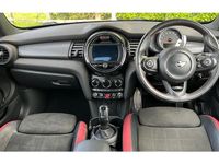 Used Mini Cooper Comfort 136 HP (100 kW) 2019 White silver Hatchback