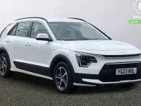 Begagnad Kia Niro 141 HK (103 kW) 2023 Vit SUV