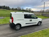 Used Vauxhall Combo 105 HP (77 kW) 2018 White MPV