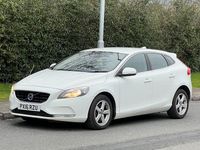 Begagnad Volvo V40 SE 2016 Vit Kombi