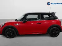 Begagnad Mini Cooper Hatch 2019 Röd Halvkombi
