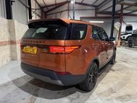 Used Land Rover Discovery 5 HSE 240 HP (176 kW) 2017 Orange SUV