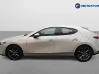 Usado Mazda 3 Exclusive-Line 140 HP (102 kW) 2025 Prateado Citadino