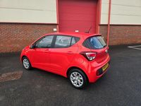 Used Hyundai i10 SE 66 HP (48 kW) 2018 Red Hatchback