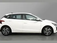 Gebraucht Hyundai i20 Advanced 100 PS (73 kW) 2024 Weiß Kleinwagen
