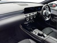 Usado Mercedes A250 AMG Line Premium 214 HP (157 kW) 2021 Cinzento Citadino