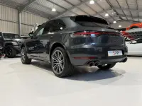 Used Porsche Macan Turbo 440 HP (323 kW) 2019 Grey SUV
