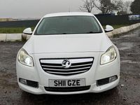 Used Vauxhall Insignia SRi 140 HP (102 kW) 2011 White Hatchback