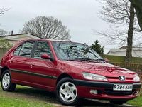 Second-hand Peugeot 306 112 CP (82 kW) 1997 Roșu Hatchback