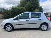 Used Renault Clio Expression 75 HP (55 kW) 2006 Silver Hatchback