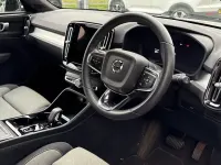 Usado Volvo XC40 Plus 161 CV (118 kW) 2023 Plateado SUV