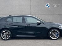 Begagnad BMW M135 Shadowline 306 HK (225 kW) 2023 Svart Halvkombi