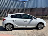 Begagnad Vauxhall Astra Excite 2012 Vit Halvkombi