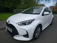 Używany Toyota Yaris 120 KM (88 kW) 2023 Biały Hatchback