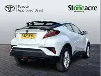 Used Toyota C-HR 120 HP (88 kW) 2023 White SUV