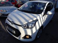 Used Hyundai i10 SE 67 HP (49 kW) 2014 White Hatchback