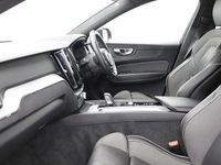 Usado Volvo XC60 R-Design 247 HP (181 kW) 2021 SUV