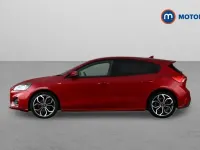 Used Ford Focus ST-Line X 155 HP (114 kW) 2021 Red Hatchback