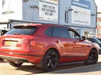 Used Bentley Bentayga Mulliner 430 HP (316 kW) 2017 Red SUV