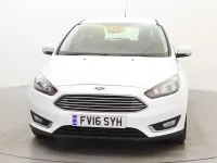 Begagnad Ford Focus Titanium 125 HK (91 kW) 2016 Vit Halvkombi