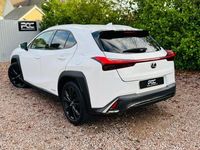 Used Lexus UX E-FOUR 184 HP (135 kW) 2019 White SUV