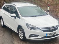 Used Vauxhall Astra Design Edition 136 HP (100 kW) 2018 White Estate