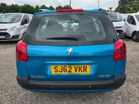 Used Peugeot 207 Active 92 HP (67 kW) 2012 Blue Estate