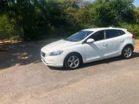 Used Volvo V40 120 HP (88 kW) 2016 White Hatchback