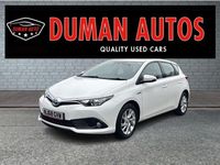 Used Toyota Auris Hybrid 136 HP (100 kW) 2018 White Hatchback