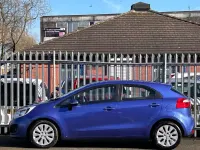 Used Kia Rio 84 HP (61 kW) 2014 Blue Hatchback