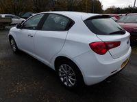 Used Alfa Romeo Giulietta 150 HP (110 kW) 2016 White Hatchback