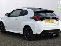 Usado Toyota Yaris 272 HP (200 kW) 2021 Branco Citadino