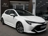 Used Toyota Corolla Design 122 HP (89 kW) 2020 White Hatchback