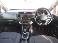 Used Kia Rio 107 HP (78 kW) 2014 Red Hatchback