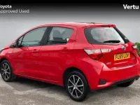 Used Toyota Yaris Hybrid 101 HP (74 kW) 2019 Red Hatchback