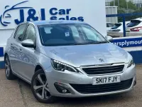 Gebraucht Peugeot 308 Allure 130 PS (95 kW) 2017 Silber Kleinwagen
