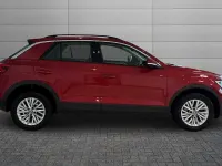 Used VW T-Roc Life 110 HP (80 kW) 2022 Red SUV